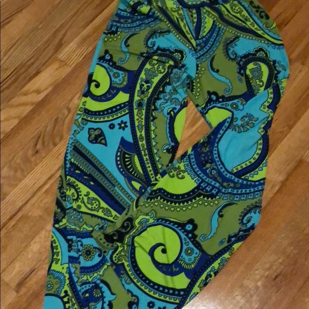 Wide leg pants size small great colors